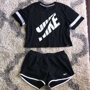 Size Small Nike Set!!